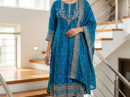 Regal Radiance: Lustrous Art Silk Festive Ensemble